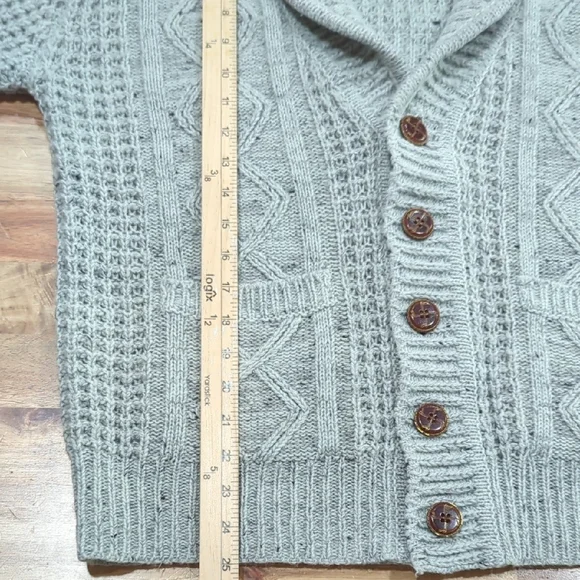 Vintage Oleg Cassini Gray Cable Knit Cardigan - Picture 11 of 12